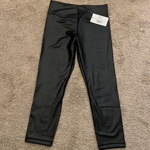 NWT Zyia Light n Tight 7/8 high rise metallic black